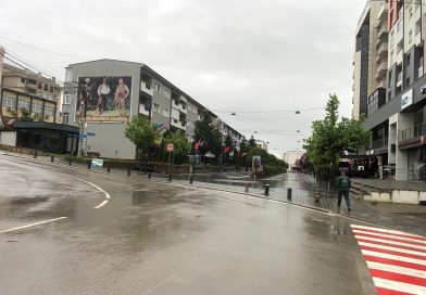 Gjuajti me armë midis Skenderajt, Policia e gjen dhe arreston të dyshuarin