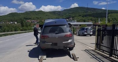 Mitrovicasit i konfiskohet vetura pasi e voziste edhe pse iu kishte marrë leja