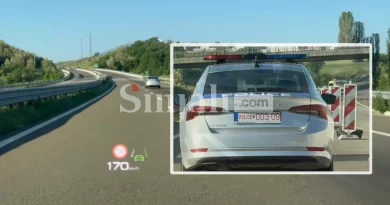 Vetura e Policisë ia ‘shkelë’ gazit mbi 170 km/h në autostradën ‘Ibrahim Rugova’ (VIDEO)