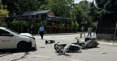 Aksidenti i rëndë te “kafet e vogla” në Prishtinë – arrestohet shoferi i veturës që goditi dy motoçikleta