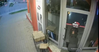 Vidhet dyqani i telefonave në Prishtinë, pamje nga momenti i krimit