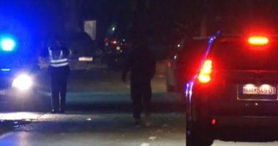 Konflikti i të riut me ish të dashurën eskaloi në tentim vrasje, detaje për incidentin në rrugën Prishtinë-Ferizaj