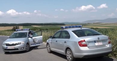 Plas sherri në Konushefc të Podujevës: 33-vjeçari ia thyen veturën dhe xhamat e shtëpisë familjarit