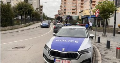 Burri në Skenderaj i bën për spital familjarët e tij, i rrah dy femra (njëra e mitur)