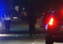 Hajnat vjedhin një veturë nga oborri i një shtëpie në Klinë, aksidentohen duke ikur nga Policia