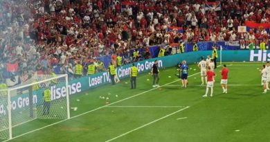 Tifozët serbë i përzunë lojtarët pas rënies nga Kampionati Evropian