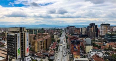 Grabitet një market në Prishtinë, të dyshuarit kërcënuan me thikë punëtoren