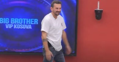 Momenti kur Atilla lë shtëpinë e Big Brother duke kënduar