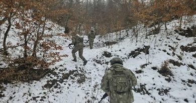 Siguria në veri, ushtarët turq të KFOR-it patrullojnë në vijën kufitare me Serbinë