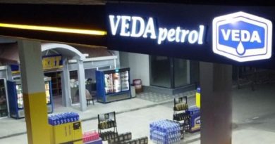 Menaxheri i “Veda Petrol” i hyn dajak punëtorit pasi doli minus