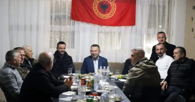 Gjenerali Rrahman Rama pritet ngrohtë në Shalën e Bajgorës