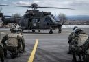 Ushtarët e KFOR-it në Kosovë stërviten për përdorimin e helikopterit në situata trazirash