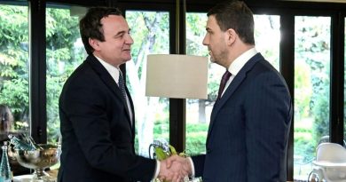 Memli Krasniqi i shkon nesër Albin Kurtit në takim