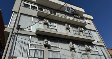 U kap duke gërmuar pa leje në Leposaviq, prokuroria ndalon përdorimin e mjeteve motorike