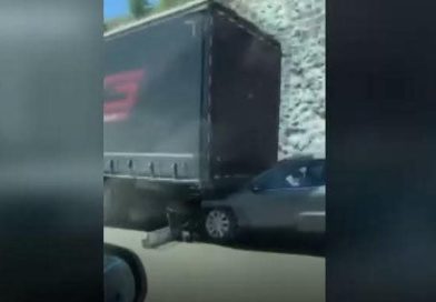 E rëndë: Humb jetën 33-vjeçarja në aksidentin mes veturës dhe kamionit në autostradën Ibrahim Rugova