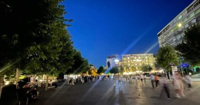 Ditë e rëndë për Prishtinën: Theret me thikë një 15 vjeçar në shesh
