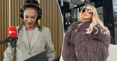 Adelina Ismaili vihet në siklet ndërsa pyetet nga dëgjuesi i radios se si i ka raportet me Leonora Jakupin?