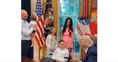 Moment emocionues: Trumpi plotëson dëshirën për djaloshin e familjes shqiptare