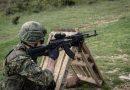 Ushtarët bullgarë të KFOR-it zhvillojnë stërvitje me qitje reale në Kosovë