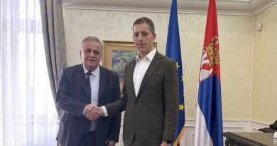 Ministri serb Gjuriq shkruan për takimin me Nexhin, e quan profesor