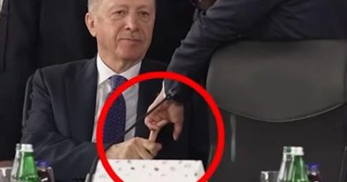 E çuditshme: Erdogan e ‘kap’ Macronin nga gishti, nuk ia lëshon