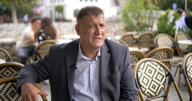 Zafir Berisha thotë se s’pi kafe me Kurtin sepse “ky ta keqpërdor edhe kafenë, o burrë”