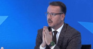 Kajtazi: Thaçi dhe të tjerët kanë mungesë edhe të ushqimit në Hagë – trajtim çnjerëzor