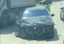 Përplasje e fortë, aksident mes BMW-së dhe kamionit