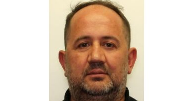 Policia kërkon ndihmë për gjetjen e një të dyshuarit për vrasje në tentativë në Pejë