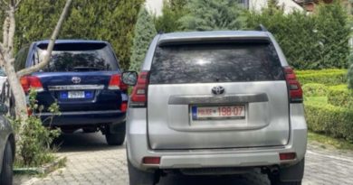 Trendafilova vazhdon qëndrimin në njërin nga hotelet e Prishtinës, ruhet nga Policia e Kosovës