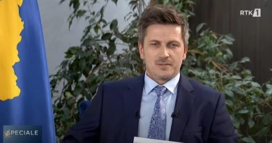 Si mos më keq: 20 momentet kur gazetari i RTK-së tregoi servilitet të turpshëm ndaj Albin Kurtit