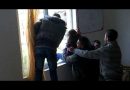 Nxënësi  shqiptar i moshës 17-vjeçare hidhet për 10 euro nga dritarja e gjimnazit 