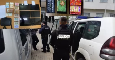 Dy të ndaluar për bixhoz të paligjshëm në Drenas – bastisje në një mobishop në Komoran