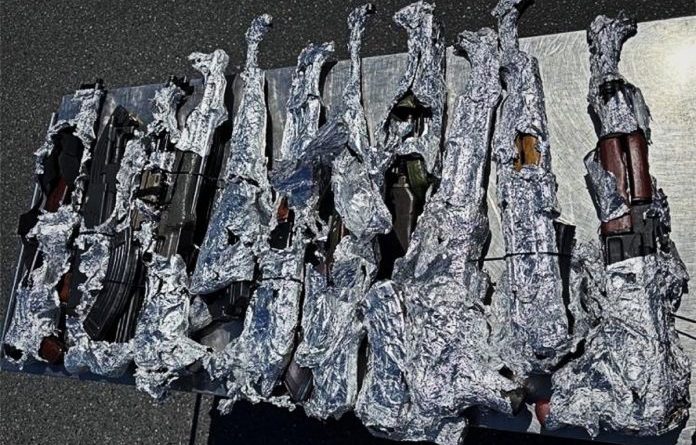 Doganierët kroatë zbulojnë 11 kallashnikovë në makinën e një shtetasi kosovar