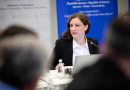 “Përtej zhurmës e klithmave të pasinqerta”: Rizvanolli sërish ‘godet’ kritikët për liberalizimin e tregut të energjisë