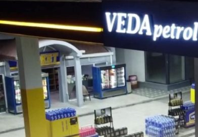 E mbushi makinën me derivate në Veda Petroll dhe iku pa paguar faturën