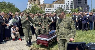 Varroset me nderime Bujar Bukoshi, ish-kryeministri në ekzil në vitet ’90