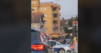 Pamje nga vendi i ngjarjes, dy makina u gjuajtën mes vete në Bregun e Diellit
