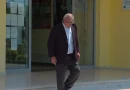 Maturanti 74 vjeçar Skender Cena merr diplomën pasi kalon provimin e anglishtes