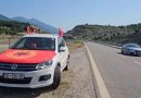 Me flamuj kombëtar e të UÇK-së, kosovarët nisen për ta përkrahur Kombëtaren kundër Serbisë