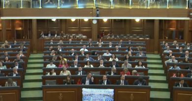 Dështon për të 26’ën herë konstituimi i Kuvendit, seanca e ardhshme nesër