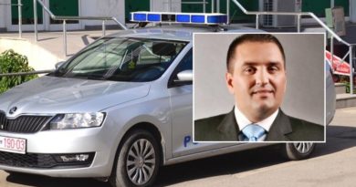 Pas arrestimit të dy eprorëve policorë në Pejë, merret në pyetje edhe Sali Devolli – Nga kundërvajtje, rasti i rikthehet si hetim penal