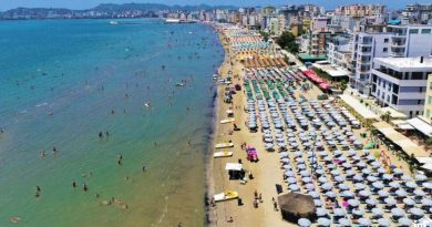 Po kalonte pushimet në Durrës, mbytet në det turistja boshnjake