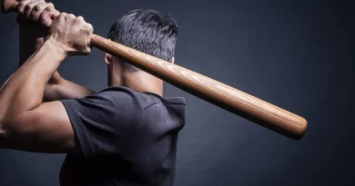 Tentim vrasje në Drenas – 18-vjeçari goditet në kokë me shkop druri, dy të dyshuar përfundojnë në ndalim