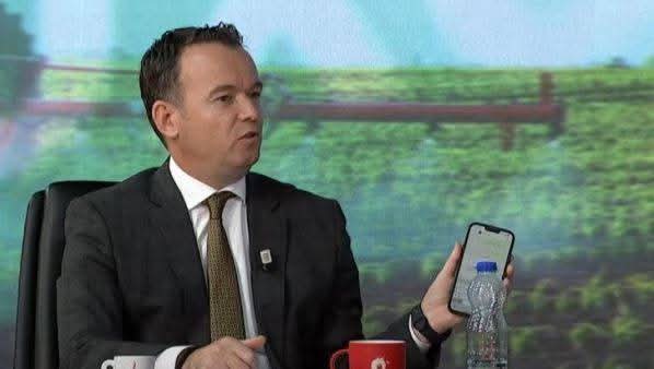 E çuditshme: Prokuroria ia sekuestroi iPhone-n, ministri Peci refuzon ta tregojë kodin