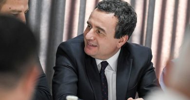 Muharremi: LVV në panik dhe rënie të pashmangshme, sulmet ndaj gazetarëve dhe kritikëve tregojnë fundin e dominimit politik