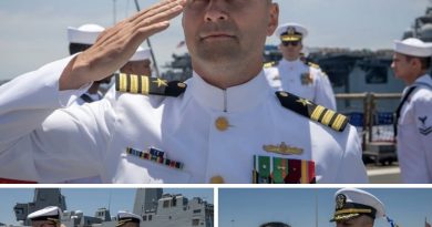 Historike: Shqiptari merr komandën e anijes amerikane USS Pearl Harbor, një prej anijeve më të rëndësishme ushtarake