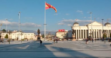 Maqedonia paralajmëron taksa për të pamartuarit për shkak të rënies drastike të natalitetit