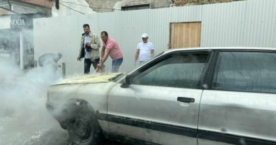 Përfshihet nga zjarri një veturë në Prishtinë, s’dihet shkaku