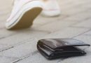 Qytetari gjen një kuletë me mbi 1 mijë euro, bëhet burrë i mirë dhe e dorëzon në polici